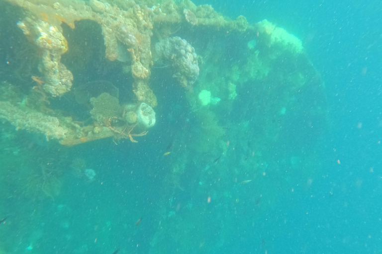 REV OCH VRAK - JAPANSKA WWII OCH SNORKLING I KORALLTRÄDGÅRD