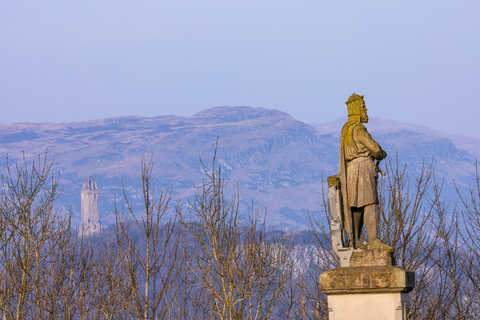 From Glasgow: Stirling Castle & Loch Lomond Trip with Cruise