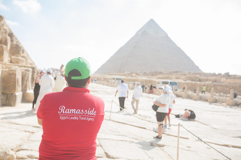 Pyramides, Sakkara et Memphis - Visite privée avec déjeunerVisite privée avec guide, transfert et déjeuner, à l&#039;exclusion des droits d&#039;entrée.