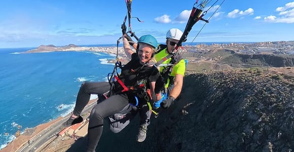 Gran Canaria: Paragliding hands on experience with pilot