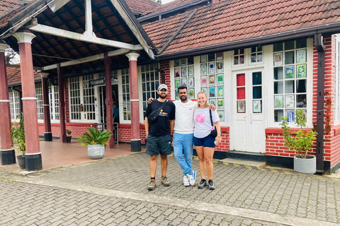 From Kandy to Nuwara Eliya & Moon Plains – Tuk‑Tuk Day Tour From Kandy: Moon Plains Highlands Viewpoint Experience