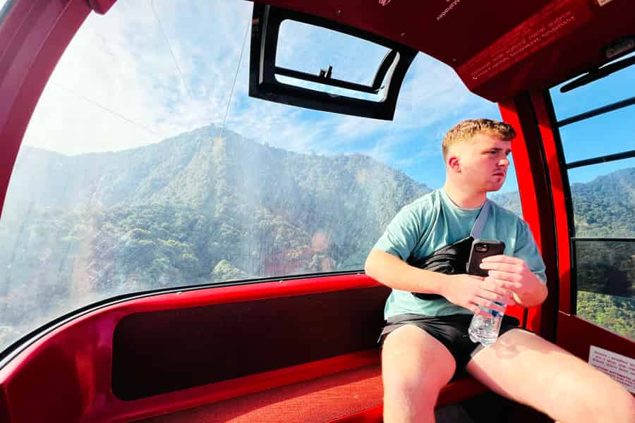 Kathmandu: Seilbahnfahrt in den Chandragiri-Hügeln (3 Stunden). Foto: GetYourGuide Kathmandu: Seilbahnfahrt in den Chandragiri-Hügeln (3 Stunden). Foto: GetYourGuide