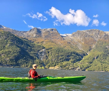 Hardangerfjorden: Guidet tur i kajakk