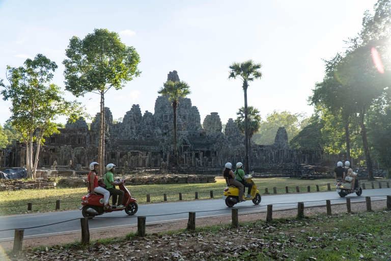 Siem Reap: Angkor Schemering & Boot Vespa Avontuur