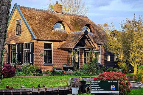 De Amsterdã: Excursão a Giethoorn e Zaanse Schans com barco pequenoDe Amsterdã: Giethoorn e Zaanse Schans Tour com passeio de barco