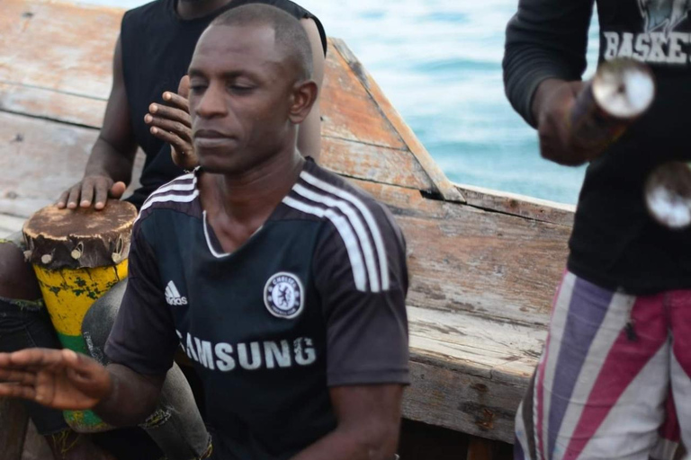 Zanzibar : baignade avec les tortues de mer et croisière en boutre au coucher du soleil