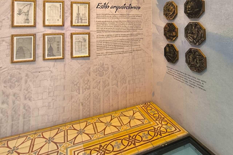 Medellín Through Time – City Sightseeing Tour | Subway, Metrocable, and Historic Center