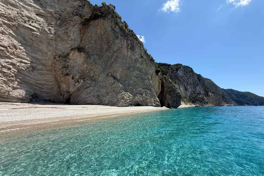 Korfu Paleokastritsa: Meereshöhlen und Stelari-Strand (Schnellboot). Foto: GetYourGuide Korfu Paleokastritsa: Meereshöhlen und Stelari-Strand (Schnellboot). Foto: GetYourGuide