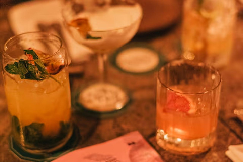 Bogotá: tour serale di Chapinero con cocktailBogotá: tour serale a Chapinero con cocktail