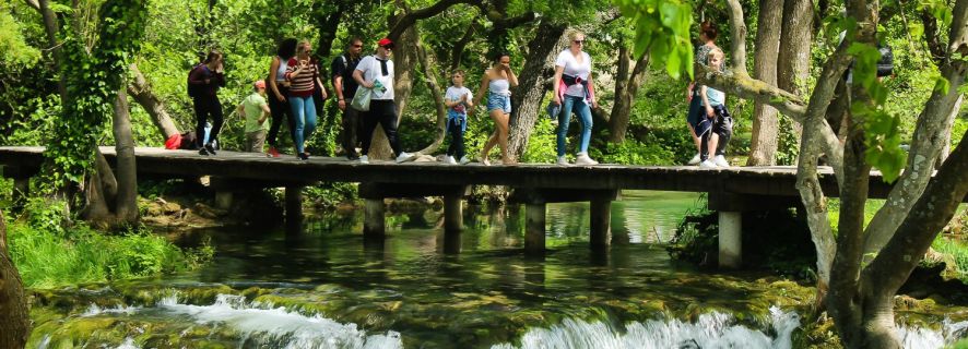 Split: Wycieczka do wodospadów Krka z łodzią, pływaniem i czasem wolnym