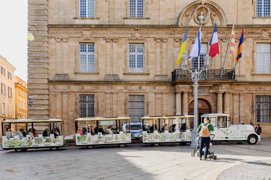 Aix-en-Provence mit dem elektrischen Touristenzug – Stadtrundfahrt „Cœur de Ville“. Foto: GetYourGuide Aix-en-Provence mit dem elektrischen Touristenzug – Stadtrundfahrt „Cœur de Ville“. Foto: GetYourGuide