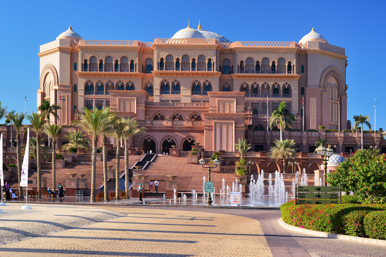 从迪拜出发：全天城市游，包括谢赫扎耶德大清真寺和卡斯尔阿尔瓦坦。从迪拜出发阿布扎比古迹和 Qasr Al Watan 之旅