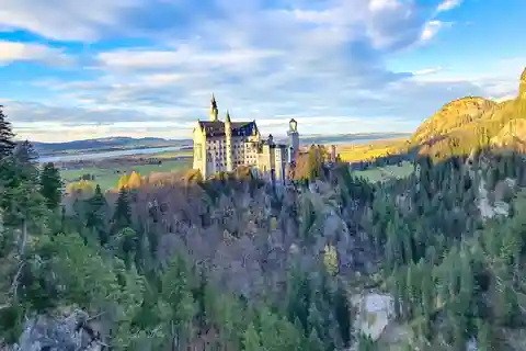 Füssen to Neuschwanstein Castle Hiking Tour