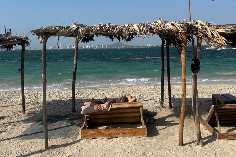 Cartagena: Klub plażowy Isla Tierra Bomba: karnet dzienny z lunchem