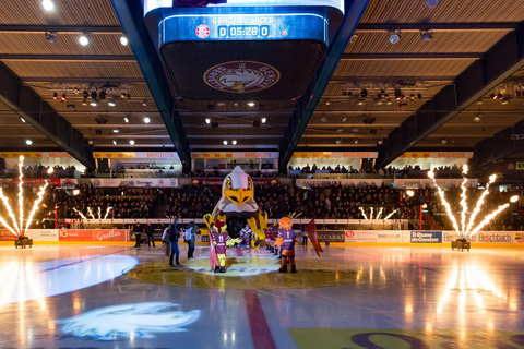 Erlebe eine tolle Atmosphäre beim Hockeyspiel in GenfStehplatzticket mit den GSHC Ultras