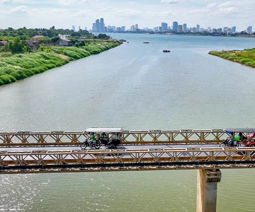 Phnom Penh to Silk Island By Tuk-Tuk with local Expert