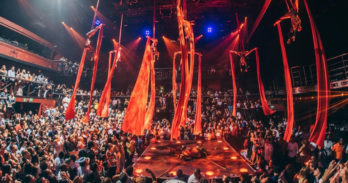 Punta Cana Discoteca Coco Bongo con traslado Open Bar Drink GetYourGuide