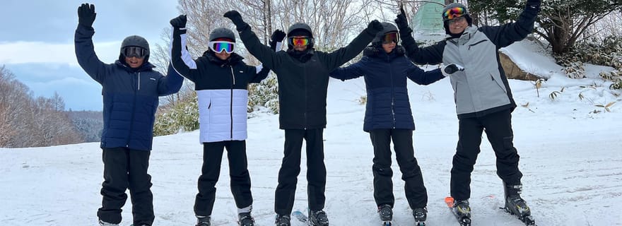 Sapporo : leçons privées de ski et de snowboard avec transfert hôtelier