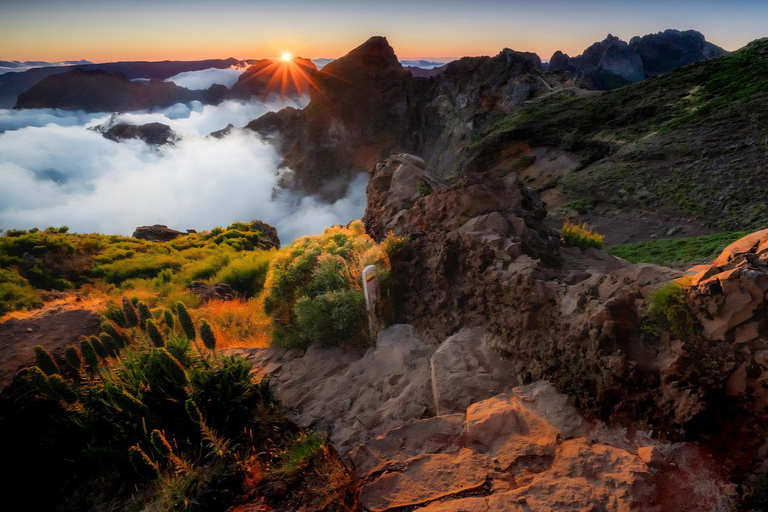 Madeira: Pico do Arieiro Sunset Experience Above The Clouds