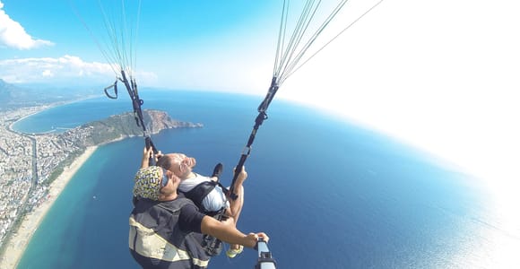 Alanya: Tandem Paragliding Experience Over Cleopatra Beach