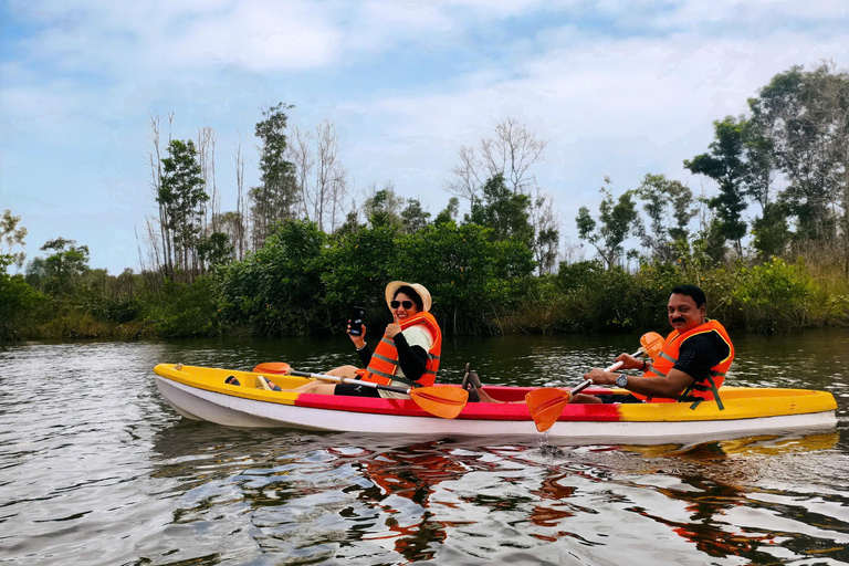 Phu Quoc: Kayak Cua Can River & Starfish Beach Tour