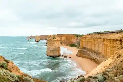 From Melbourne: Small Group Great Ocean Road Tour