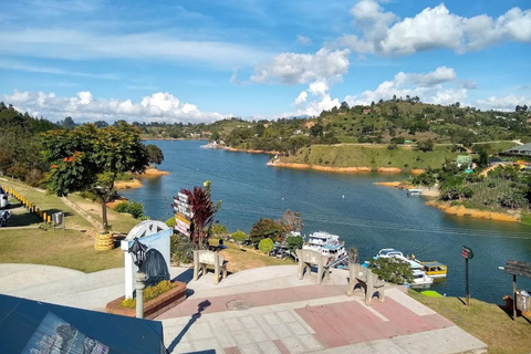 MEDELLIN: TOUR INGLÊS GUATAPE + PEÑOL VELHO + MALECON + BARCO RUMBERO