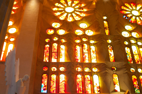 Barcelona: Sagrada Familia Tour & Authentic Tapas Experience Authentic Tapas Experience followed by Sagrada Familia visit