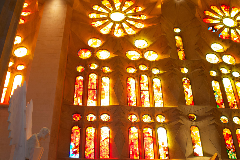 Barcelona: Sagrada Familia Tour & Authentic Tapas Experience Authentic Tapas Experience followed by Sagrada Familia visit