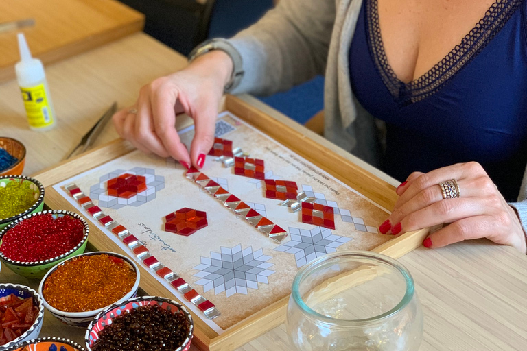 Brisbane: Workshop de fabricação de lâmpadas de mosaicoCandelabro