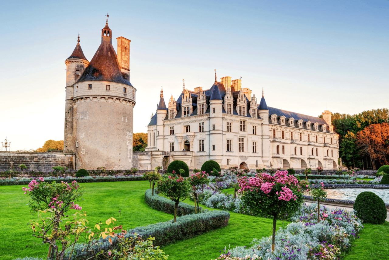 Privater Shuttle mit Fahrer: Chenonceau, Bootsfahrt & Weinverkostung
