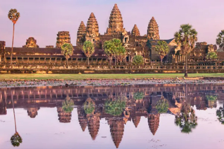 Amanecer en Angkor Wat y Pequeño Recorrido con Guía de TurismoGrandes Visitas Privadas con guía de habla inglesa