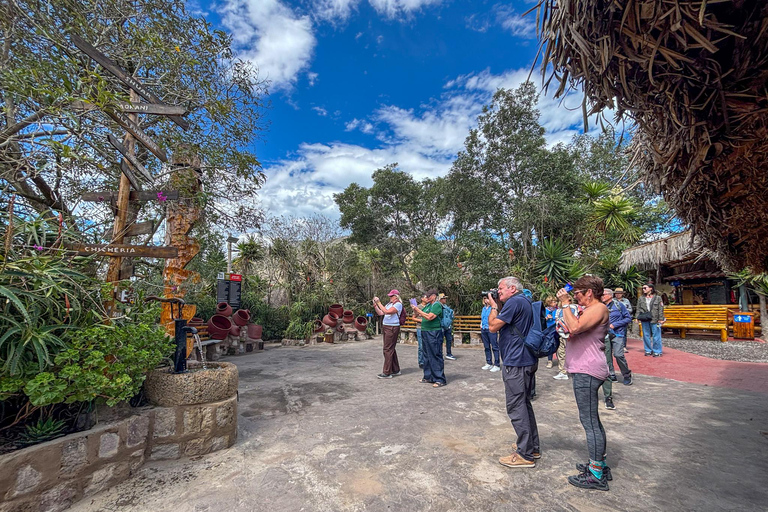 FullDay Quito: Middle of the World, Cable Car, Old Town