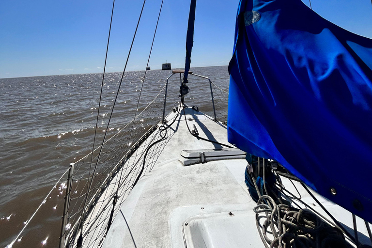 1 hr 30 sailboat ride, the best views of Buenos Aires city.