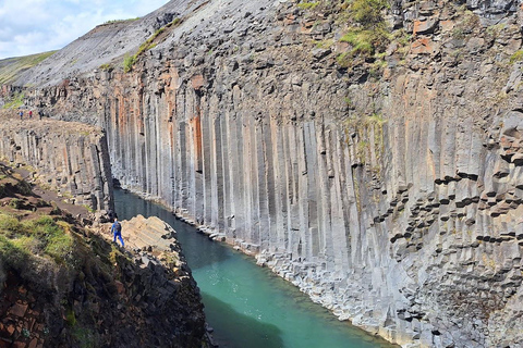 From Seyðisfjörður: Stuðlagil Canyon Hike & Vök Baths Seyðisfjörður Shore Excursion: Stuðlagil Canyon & Vök Baths