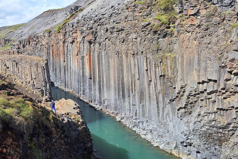 From Seyðisfjörður: Stuðlagil Canyon Hike & Vök Baths Seyðisfjörður Shore Excursion: Stuðlagil Canyon & Vök Baths