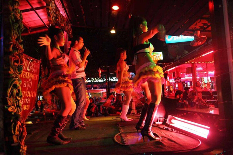 Pattaya: Rooftops & Clubs Nightlife Tour with New Friends