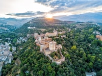 Granada, Alhambra & Nasrid Palaces Tour с билетами - Housity