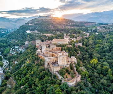 Granada: Forbi-køen-omvisning i Alhambra m/ Nasrid-palassene
