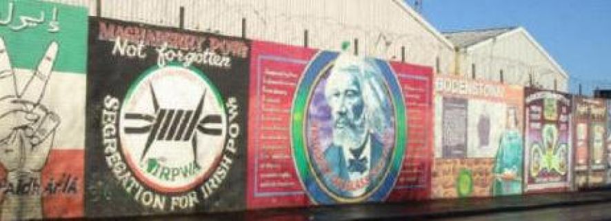 Belfast: Taxifahrt zu Wandmalereien