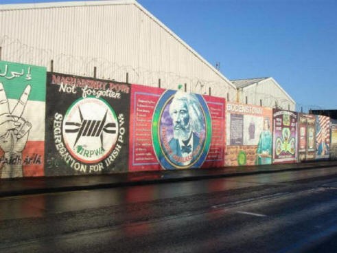 Visit Belfast Taxi Mural Tour in Munich