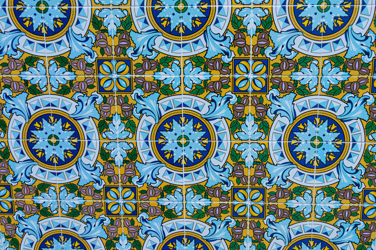 Valencia: Traditional Tile Painting with Local Artist