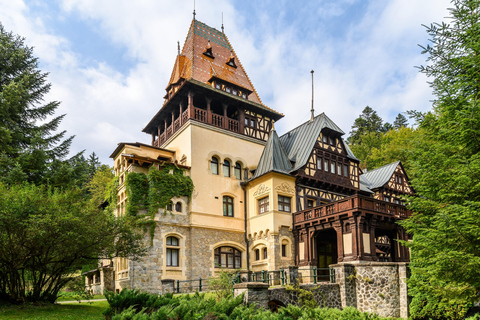 Bucarest: Peles e il Castello di Dracula e Brasov Escursione di una giornata interaBucarest: Peles, il Castello di Dracula e Brasov Escursione di una giornata intera