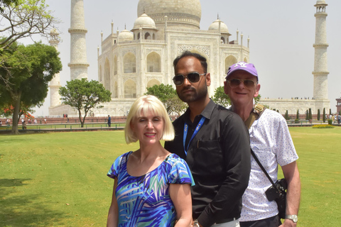 Delhi: 2-Day Private Delhi & Agra with Taj Mahal Tour by Car Private AC transport, 5-star accommodation tickets, & guide