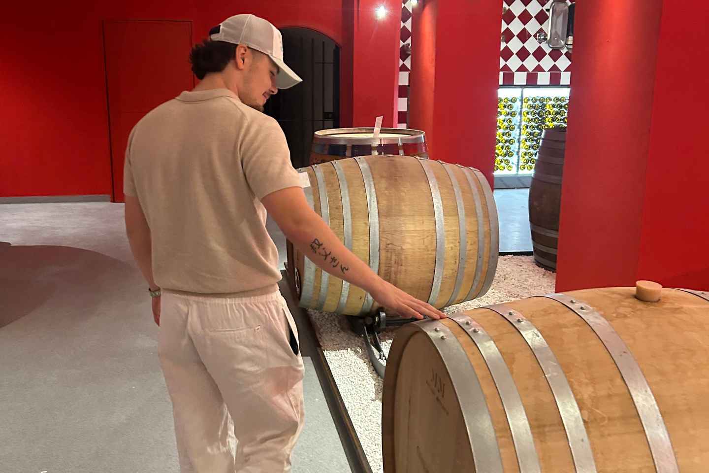 Nice : Wine Tasting in backcountry in Defender