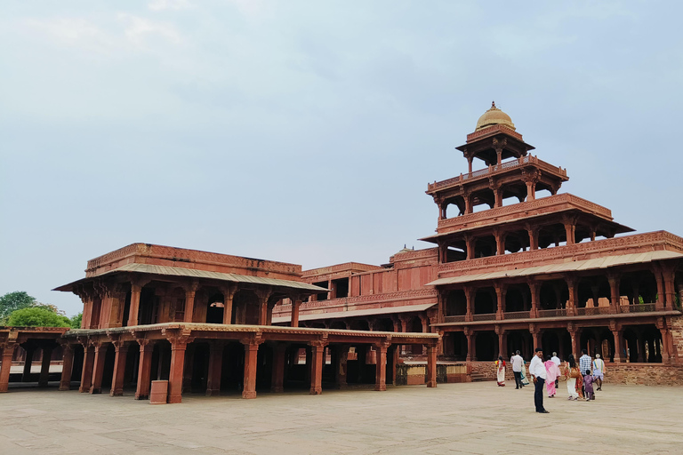 Vanuit Agra : Fatehpur Sikri bezichtiging met privé autoTour met auto + chauffeur + gids