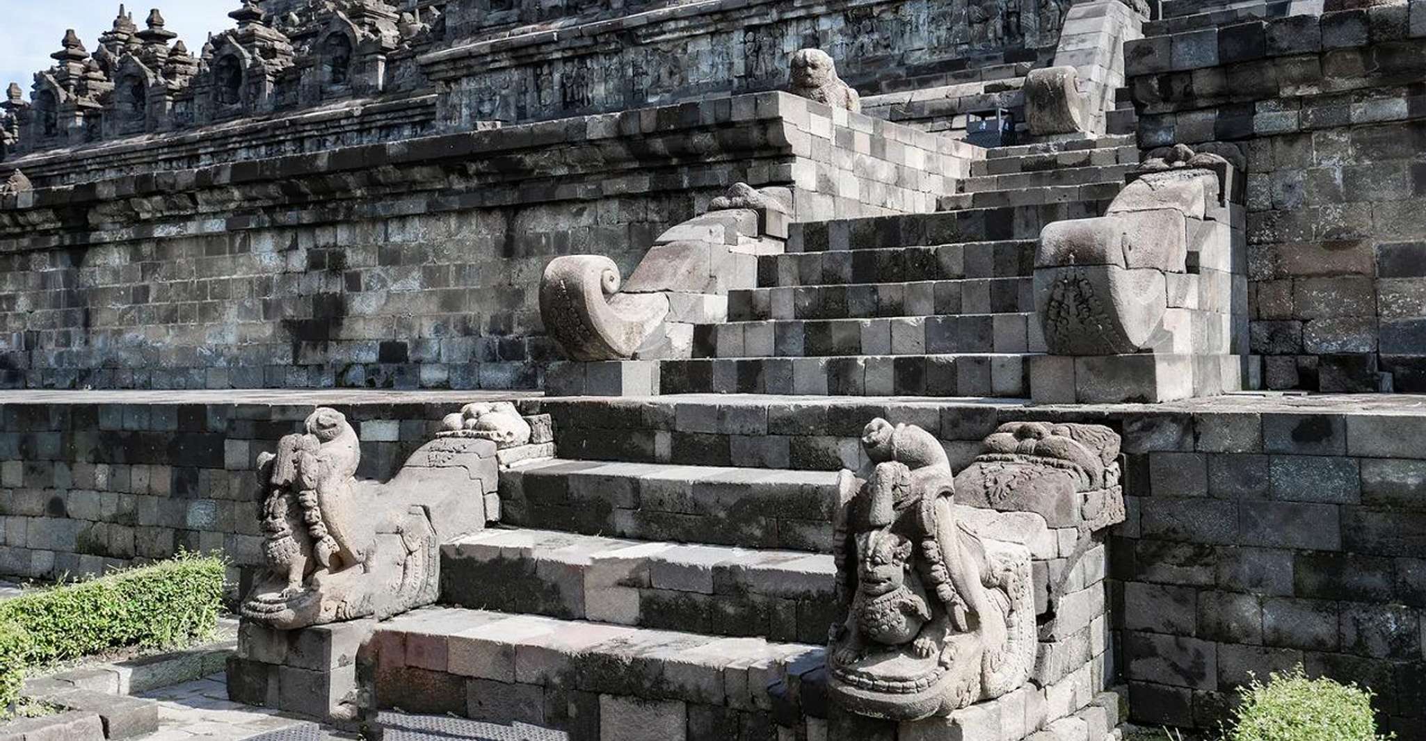 Yogyakarta: Borobudur Sunrise & Prambanan ClimbUp Guarantee photo 13