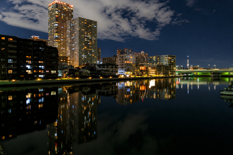 Tokyo: Nighttime SUP Cruise with Guide and Photos