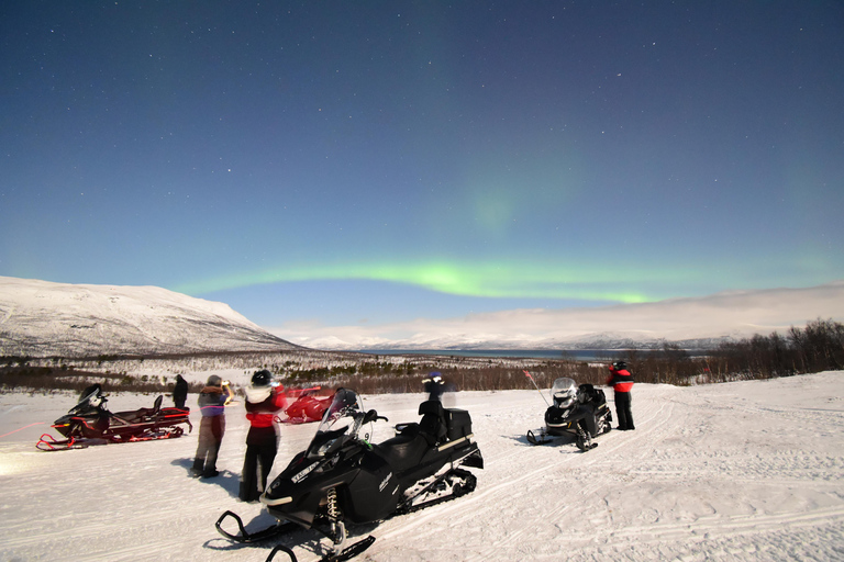 Abisko: Aurora chasing with snowmobilesAurora chasing - Share a snowmobile