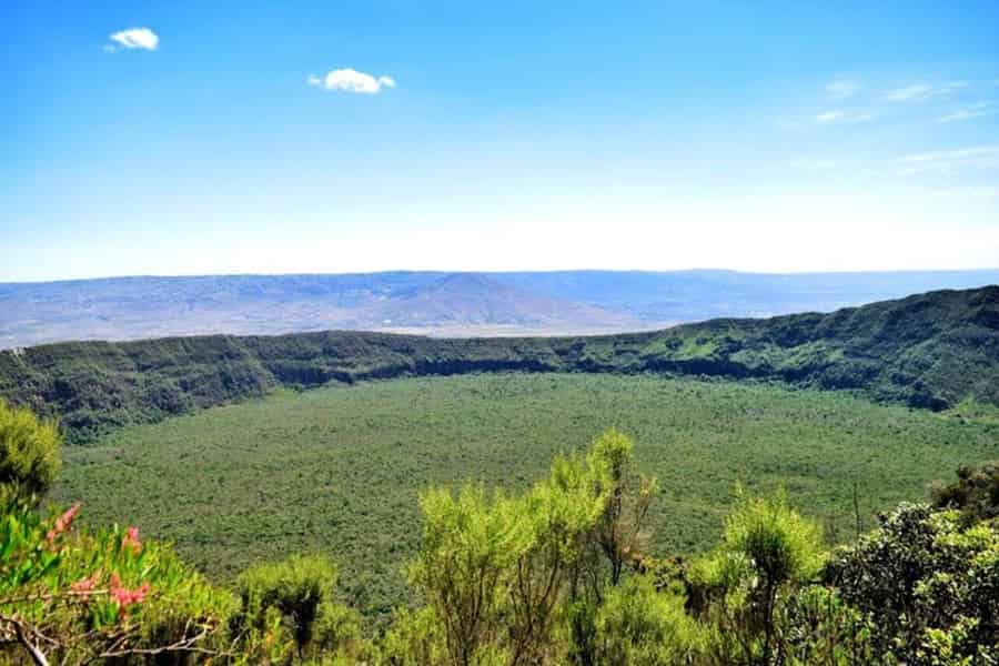 Geführtes Wander-Abenteuer auf den Mount Longonot mit Blick auf die Tierwelt. Foto: GetYourGuide Geführtes Wander-Abenteuer auf den Mount Longonot mit Blick auf die Tierwelt. Foto: GetYourGuide